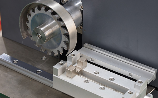 全自動缺口制樣機內(nèi)部結(jié)構(gòu)